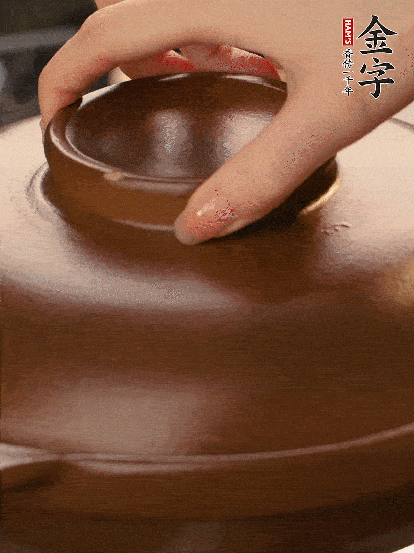 再下日本豆腐煮3分鐘。